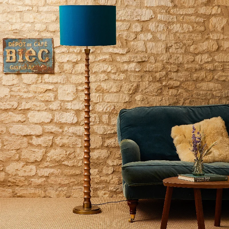 Rustic Farmhouse Style Floor Lamp for Cozy BedroomsTinto standing lamp in natural wood and antique brass